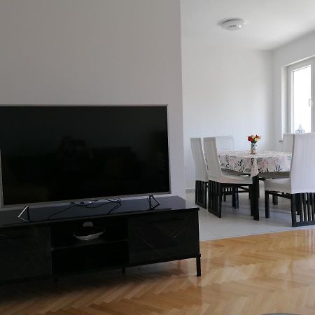 Sunny Spot Apartment Pula Luaran gambar
